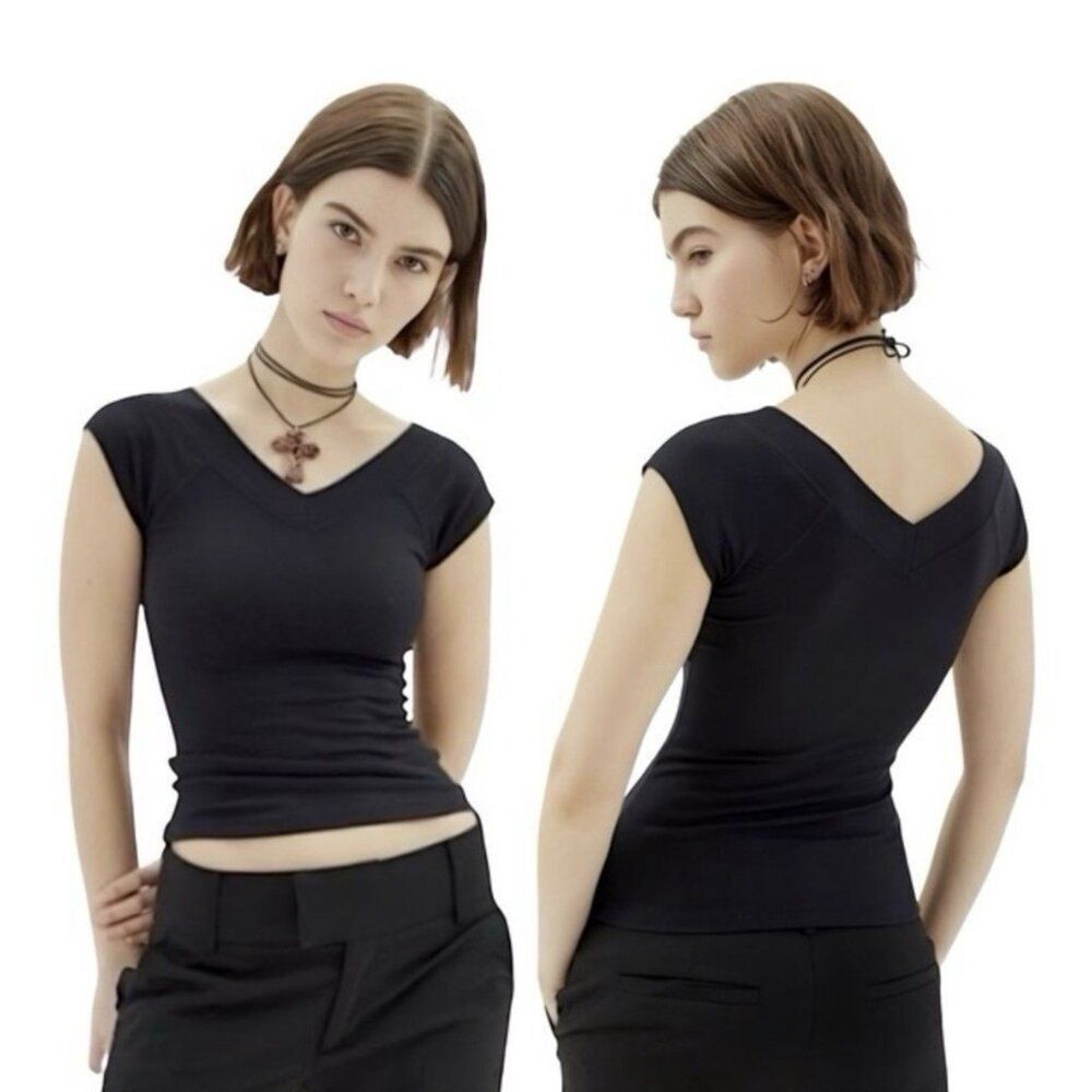 bdg Urban Outfitters shannen solid black ribbed short sleeve v neck top Small